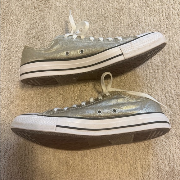 Converse Gold Metallic Low-Top Women’s Sneakers Size 11 Pre-Owned - Picture 3 of 15